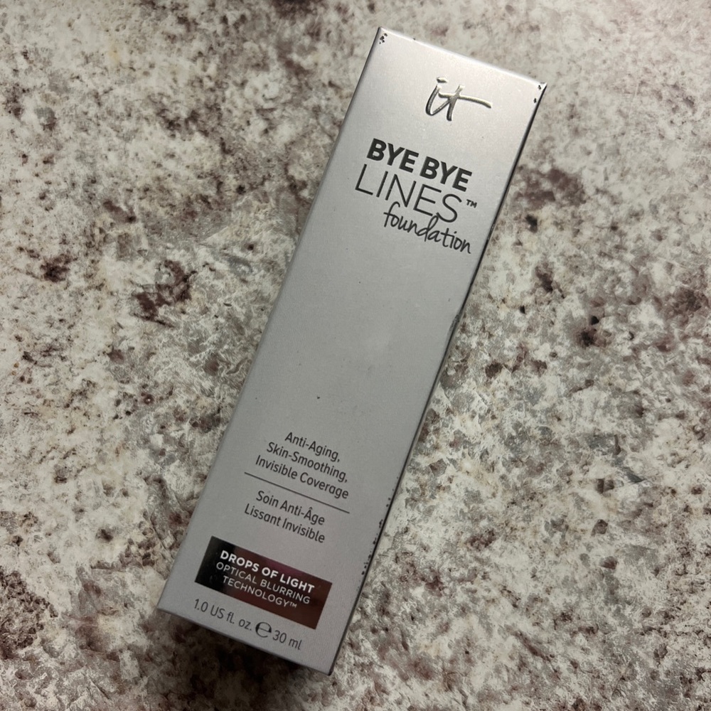 Bye Bye Lines Foundation- NIB color Rich